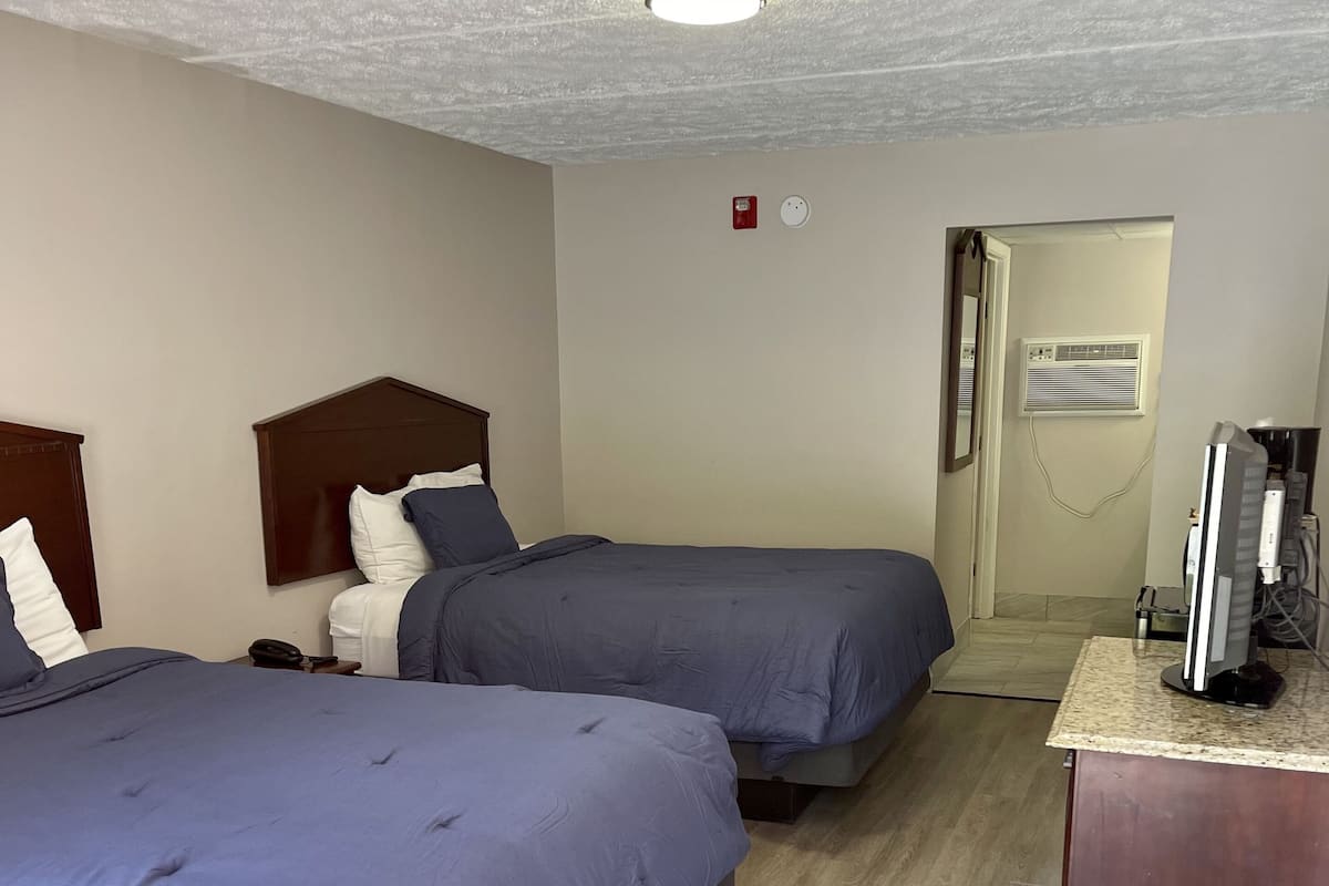 Standard Room, 2 Queen Beds, Non Smoking