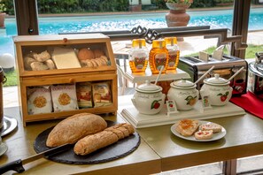 Daily buffet breakfast (EUR 7 per person)