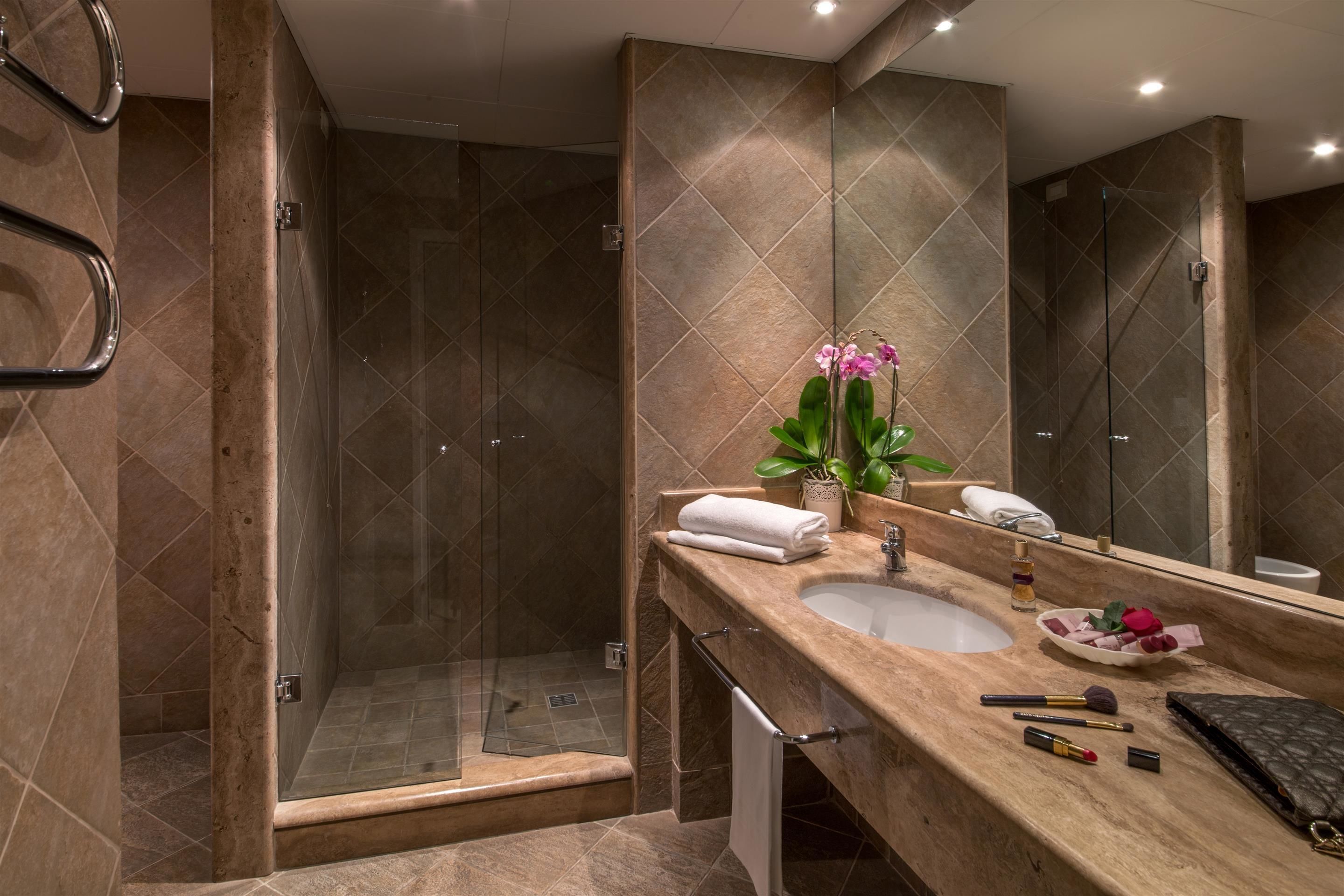 suite, 1 king bed (living room;larger room;with sofabed) | 1 bedroom, minibar, in-room safe, individually furnished