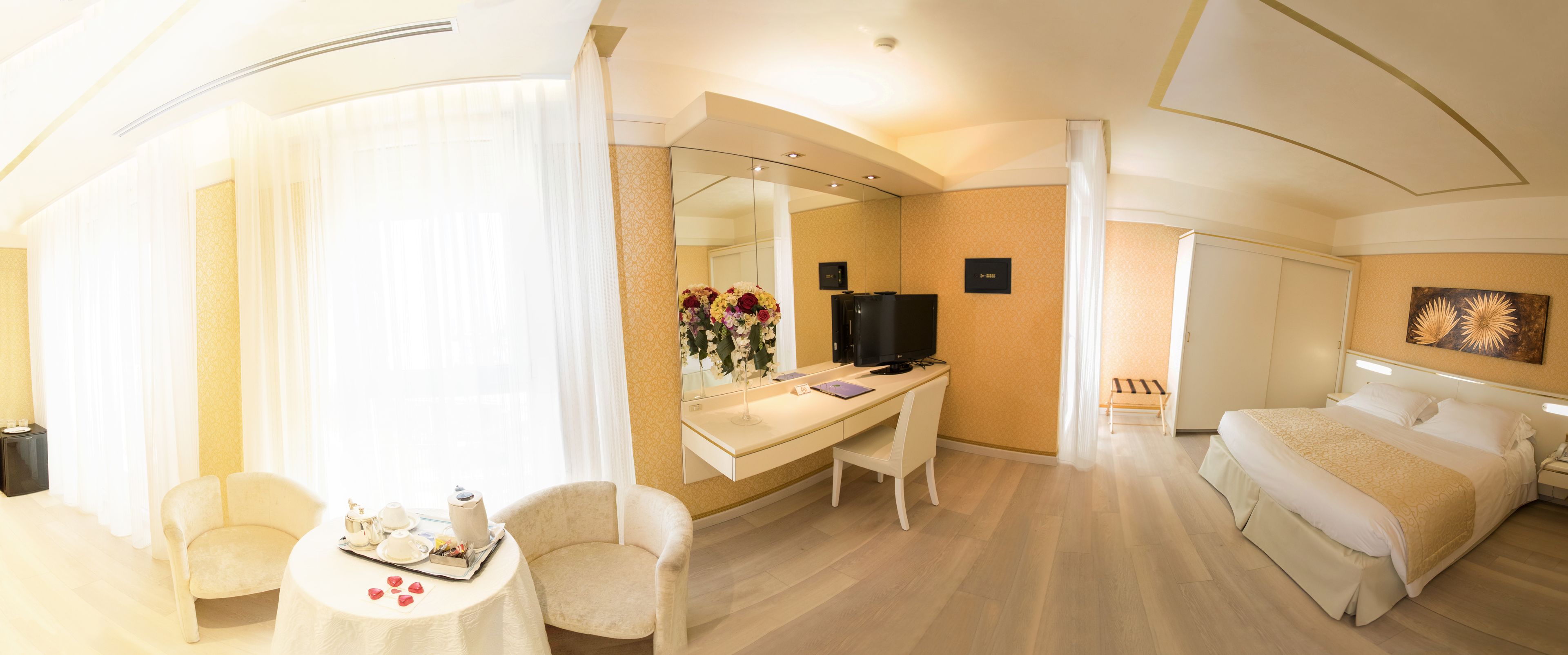 minibar, in-room safe, desk, soundproofing