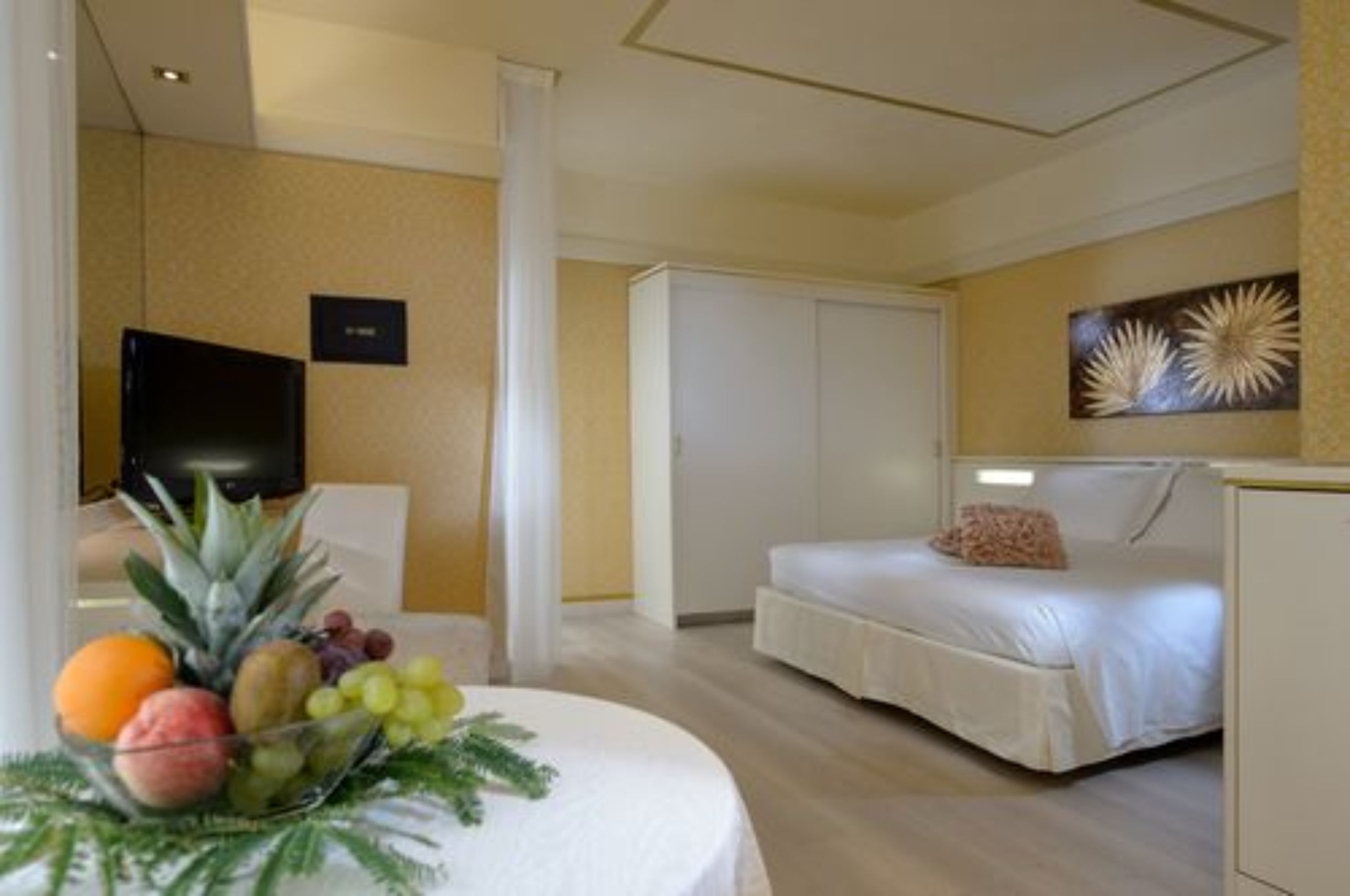 minibar, in-room safe, desk, soundproofing