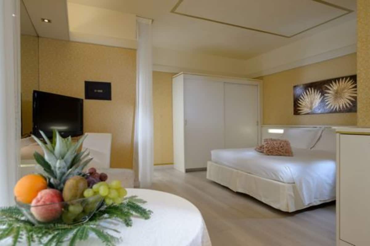 minibar, in-room safe, desk, soundproofing