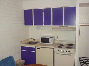 Fridge, microwave