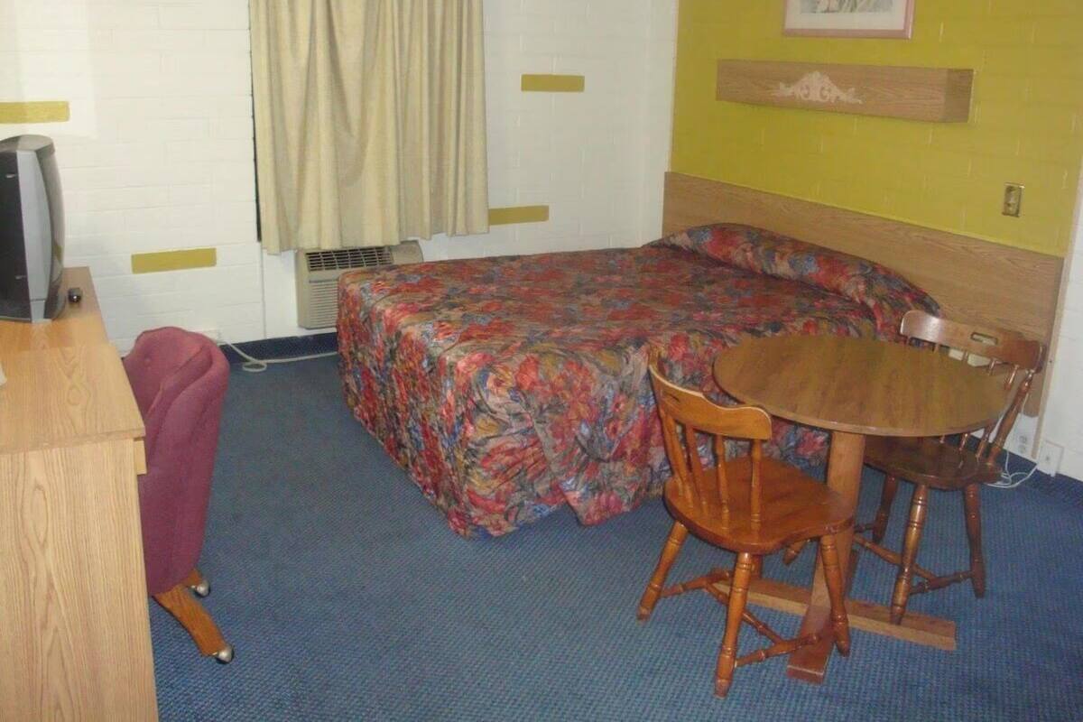 Desk, iron/ironing board (on request), free WiFi, bed sheets