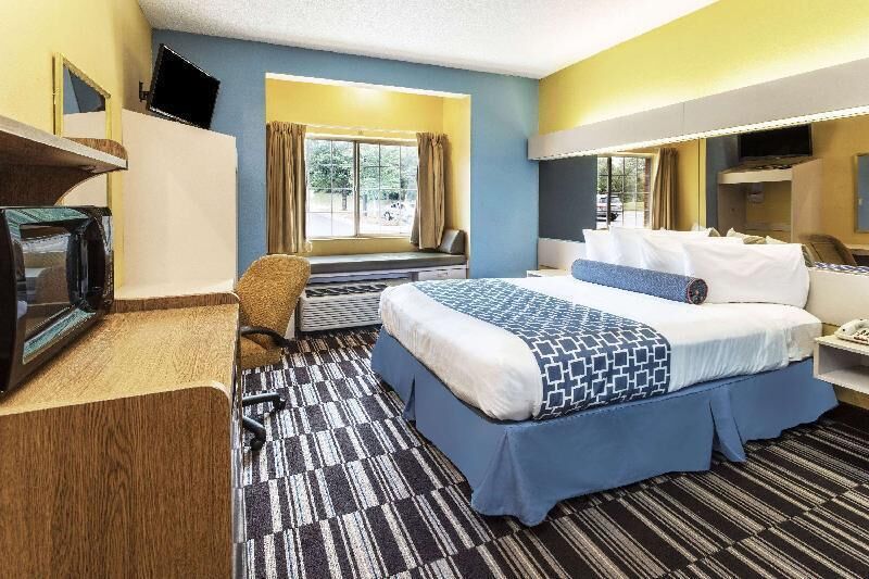 Egyptian cotton sheets, premium bedding, pillowtop beds, in-room safe