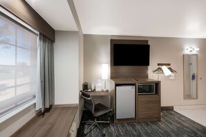 标准房, 1 张特大床, 无烟房 (Walk-in Shower) | 高档床上用品、加厚床垫、办公桌、笔记本电脑工作区
