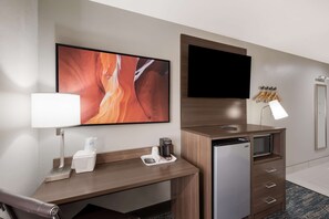Standard Room, 1 King Bed, Accessible, Non Smoking | Premium bedding, pillow-top beds, desk, laptop workspace