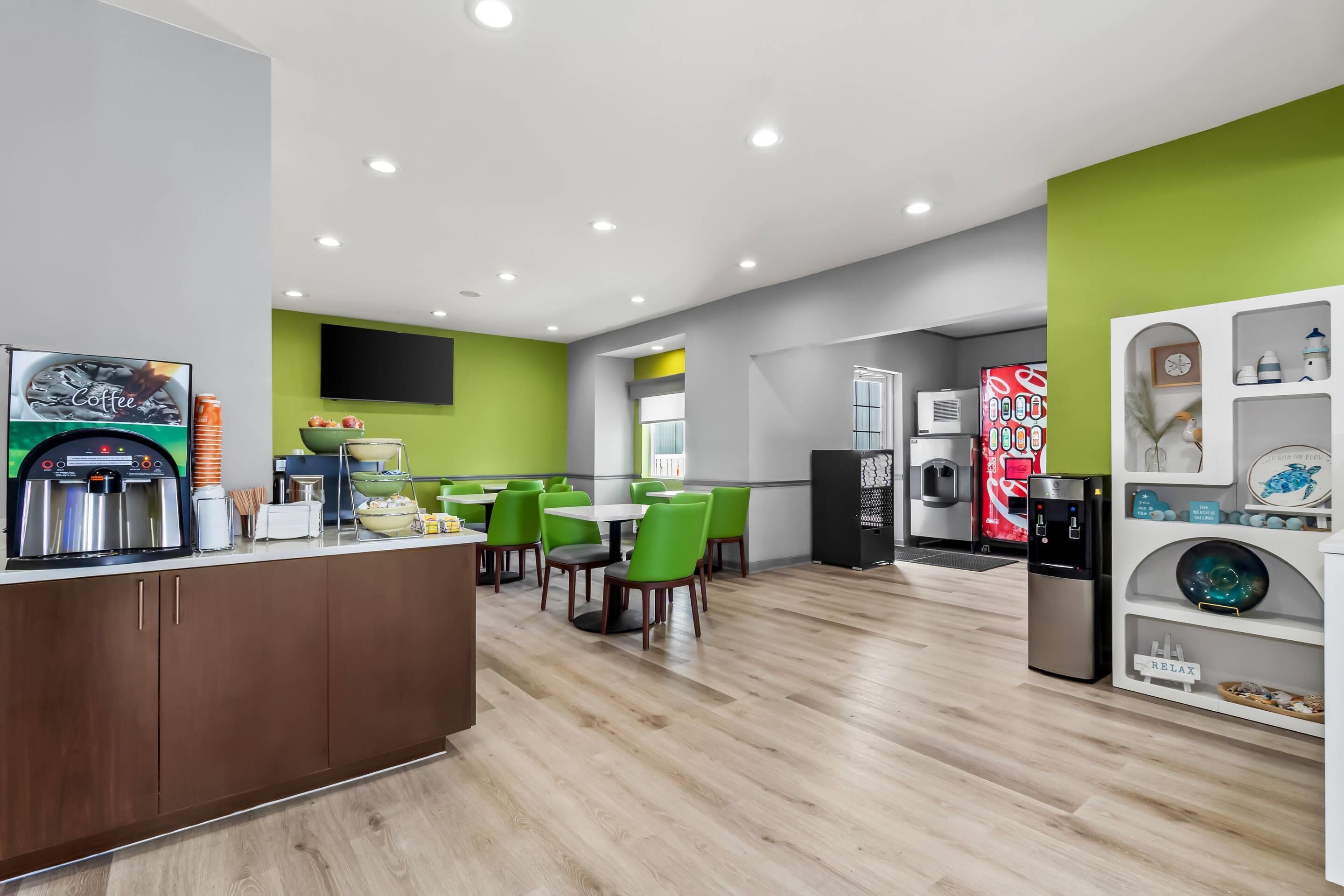 free daily continental breakfast