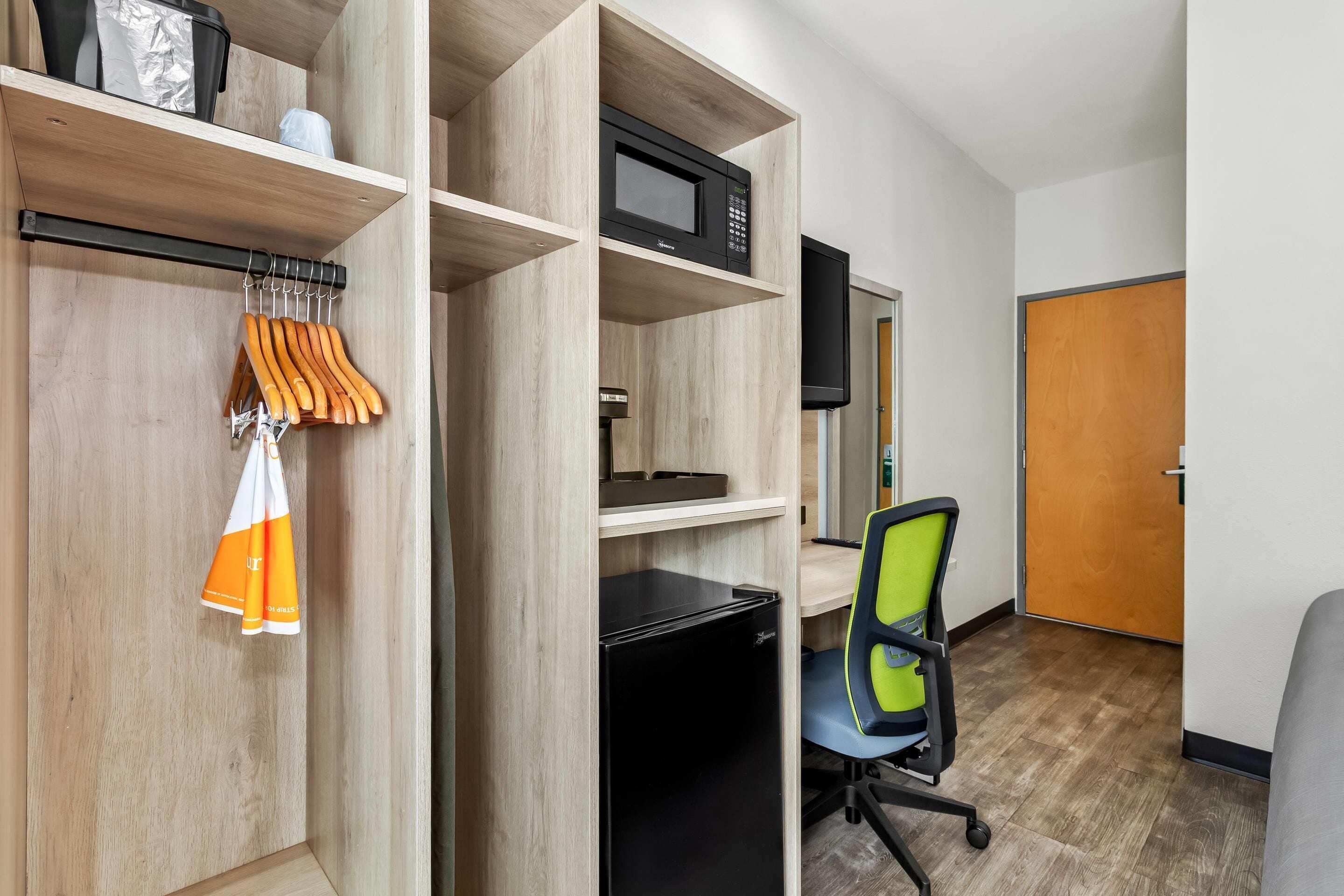 1 king bed, non smoking | 1 bedroom, premium bedding, laptop workspace, blackout curtains