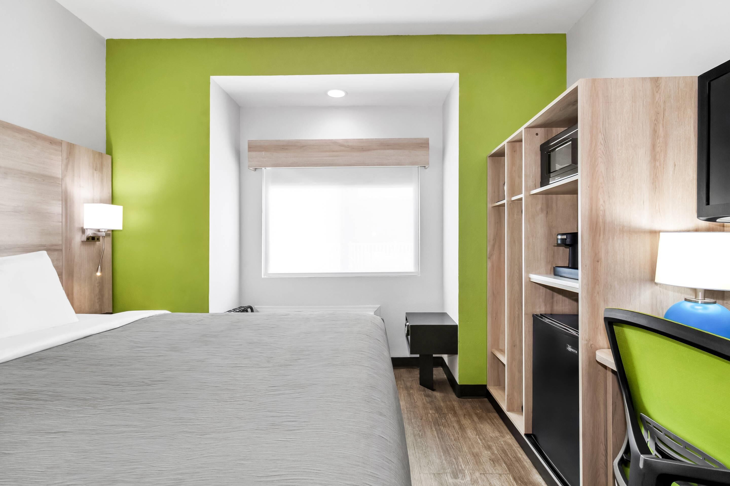 1 king bed, non smoking | 1 bedroom, premium bedding, laptop workspace, blackout curtains