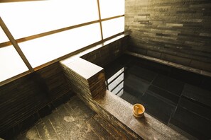 Hot springs - Four Seasons Hotel Tokyo at Marunouchi (Tokyo)