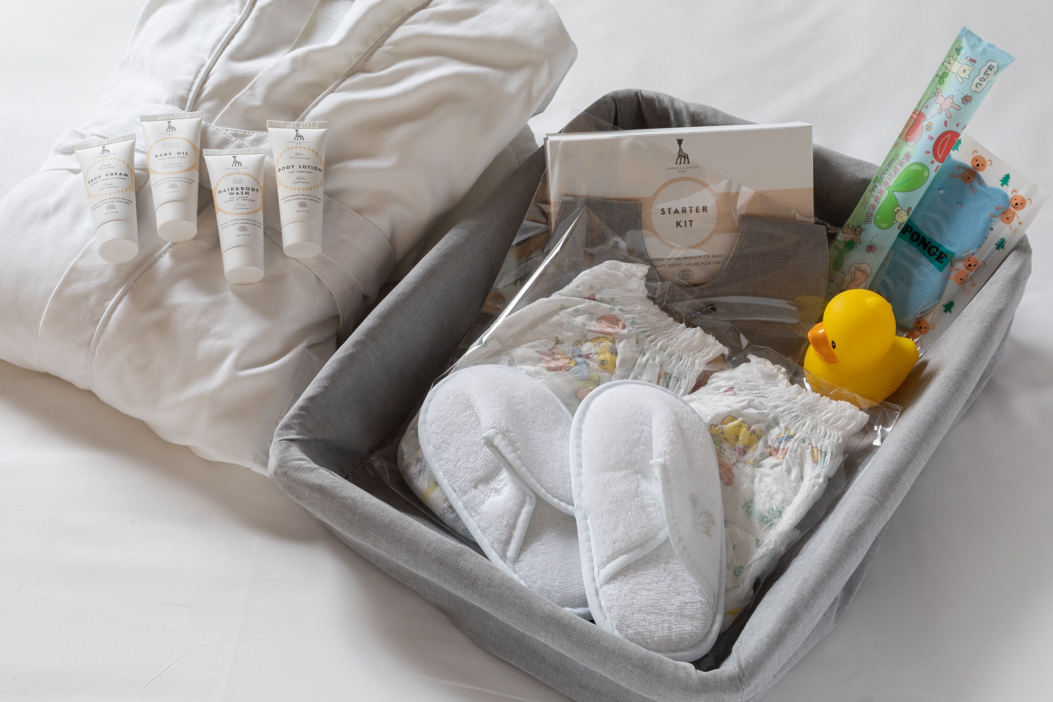 separate bathtub and shower, deep-soaking bathtub, rainfall showerhead