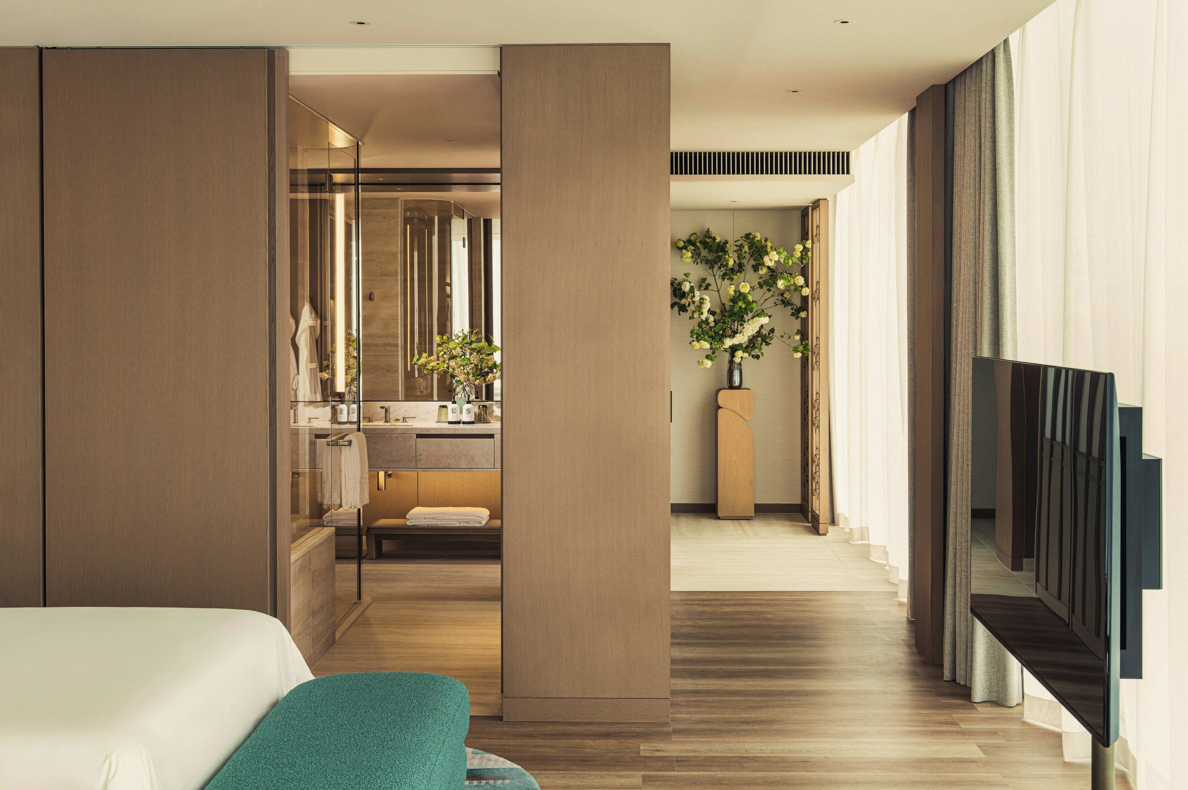 Room, 2 Queen Beds, Corner (Ginza) | Hypo-allergenic bedding, down comforters, minibar, in-room safe