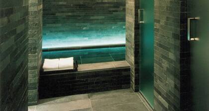 Four Seasons Hotel Tokyo at Marunouchi
