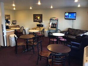 Free daily continental breakfast - Super 8 by Wyndham Blackfoot (Blackfoot)