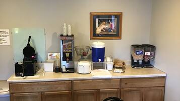 Free daily continental breakfast