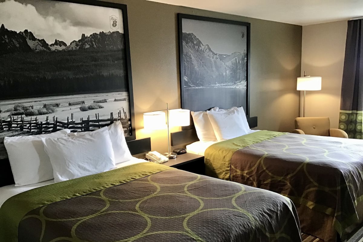 Blackout drapes, free cribs/infant beds, rollaway beds, free WiFi