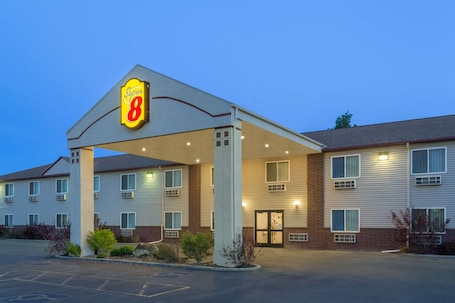 Exterior. Super 8 by Wyndham Blackfoot