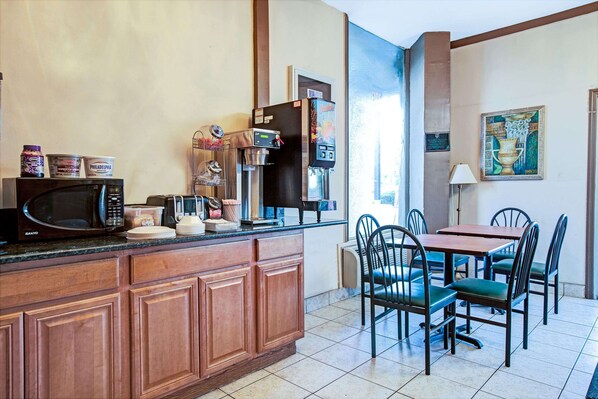 Breakfast area - Knights Inn South Hackensack (South Hackensack)