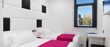 1 bedroom, desk, blackout drapes, soundproofing