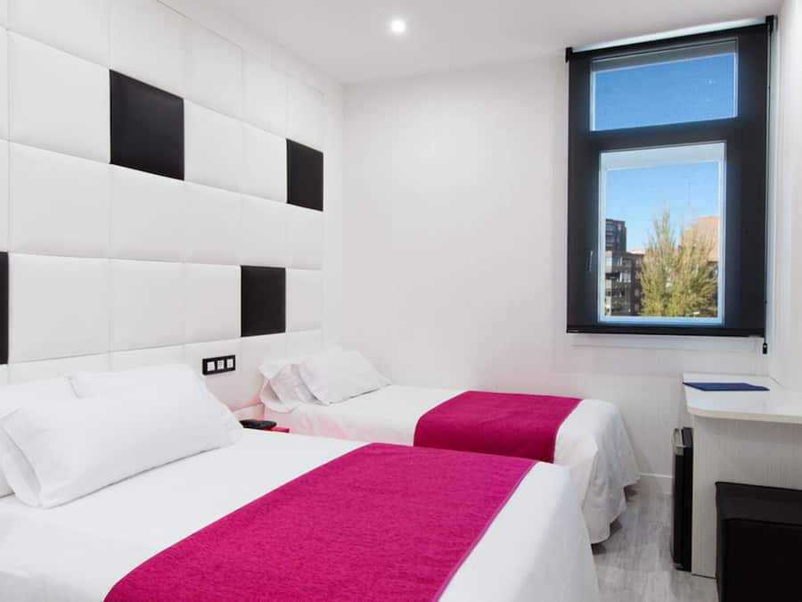 Meja, langsir/tirai gelap terus, kalis bunyi, cadar katil