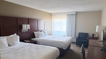 Escritorio y espacio para trabajar con laptop