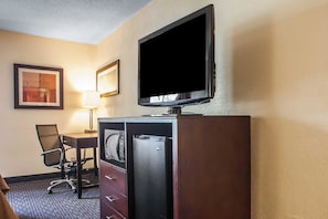 Desk, laptop workspace, iron/ironing board, free WiFi