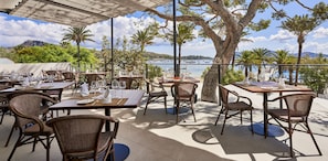 2 Restaurants, Abendessen, mediterrane Küche