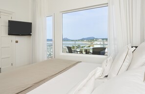 Chambre double, balcon, vue sur la mer | Minibar, coffre-fort, bureau, rideaux d’obscurcissement