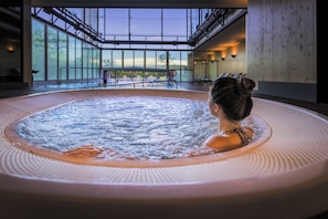 Soins corporels, massages aux pierres chaudes