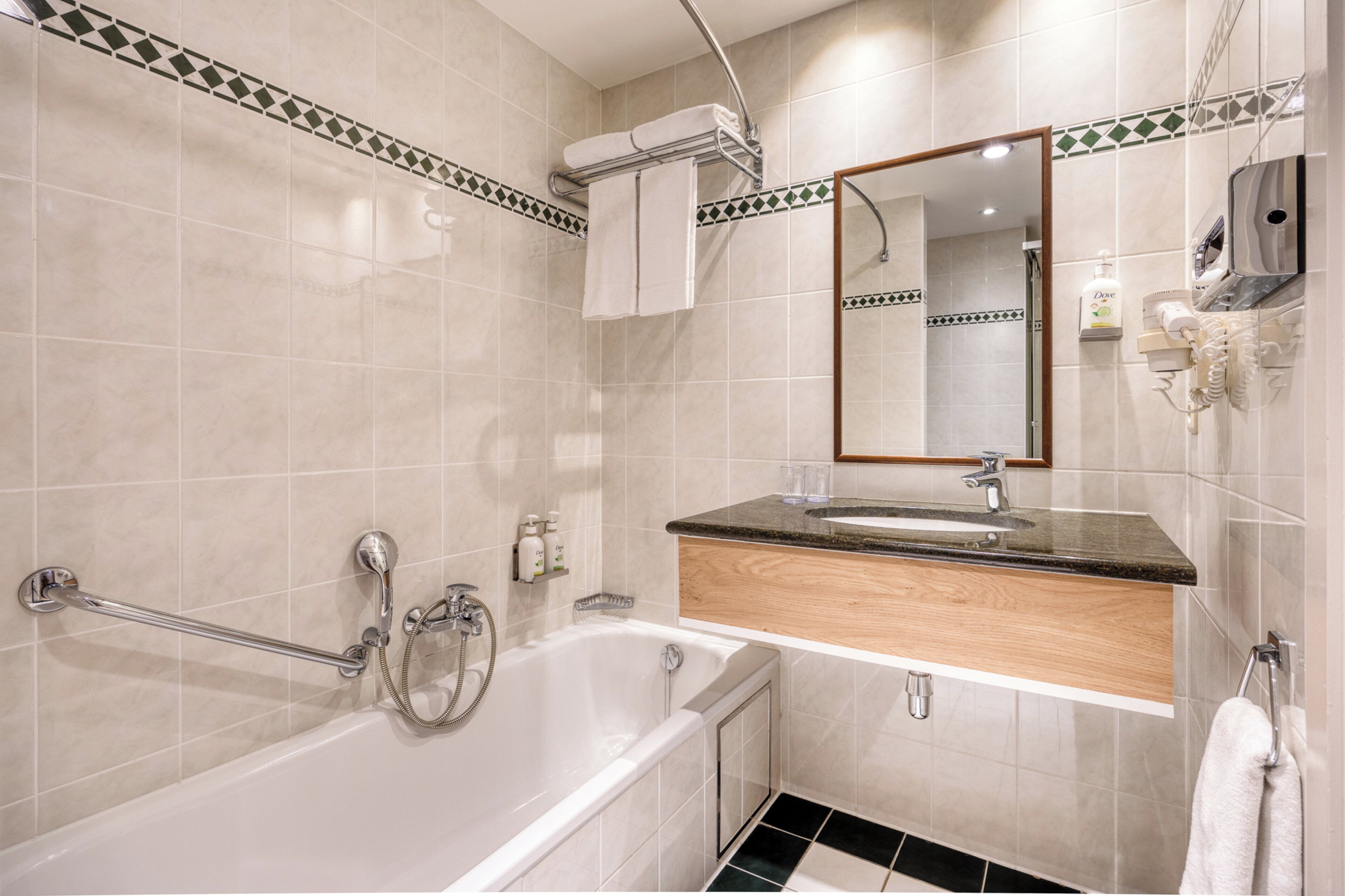 standard room, 1 double bed | bathroom | hair dryer, towels