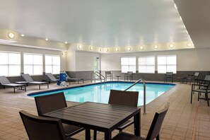 Indendørs pool