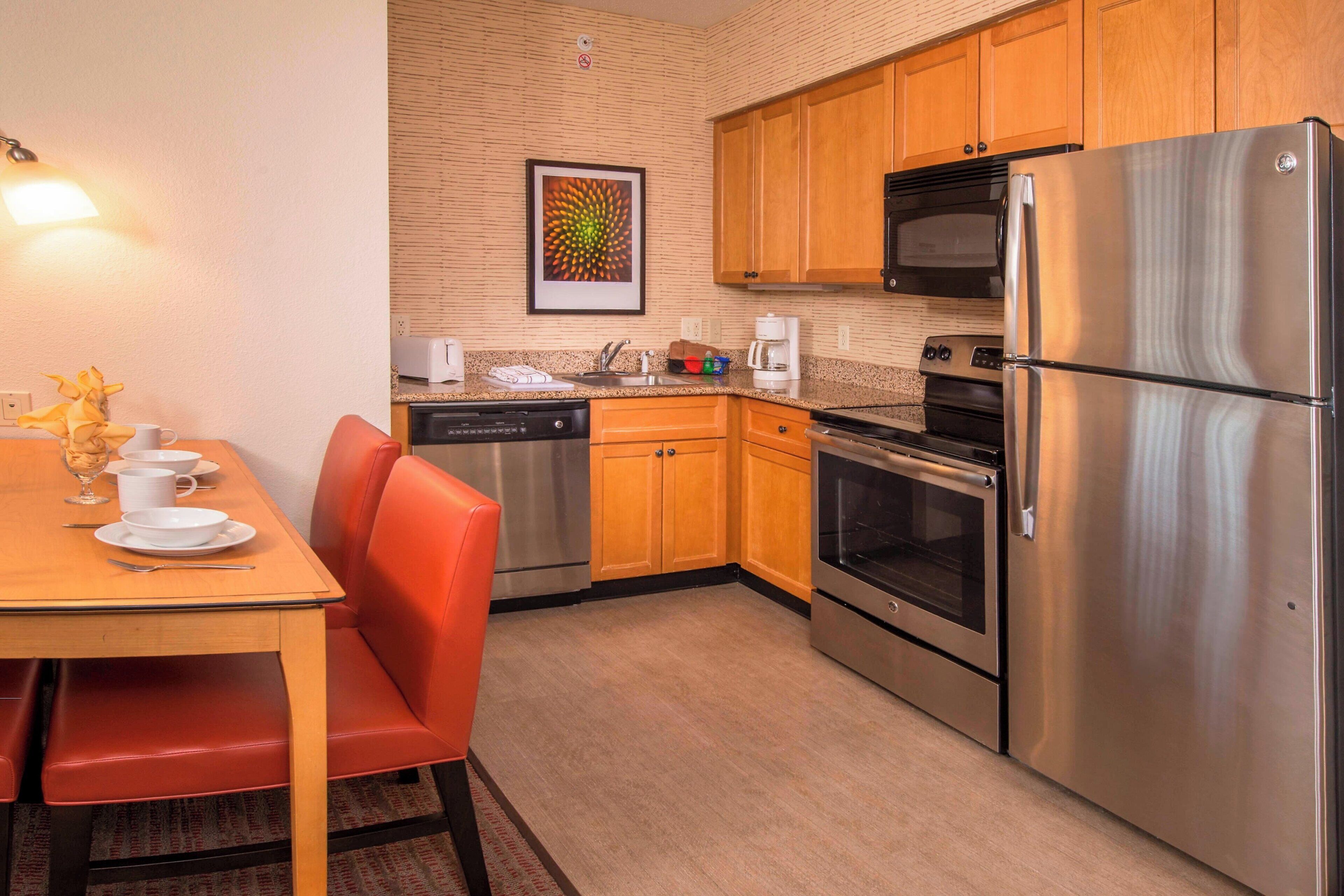 suite, 2 bedrooms | 1 bedroom, in-room safe, desk, iron/ironing board
