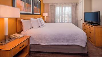 Brankas, meja kerja, setrika/meja setrika, dan Wi-Fi (biaya tambahan)