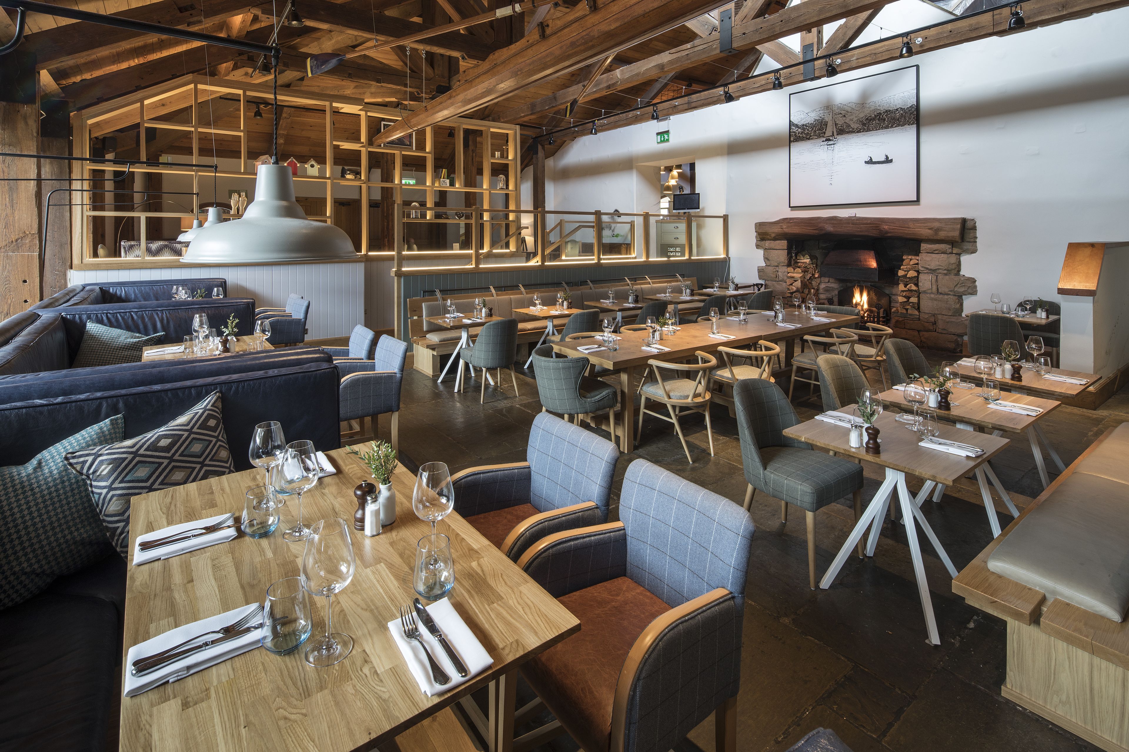 lunch, dinner served; local cuisine, al fresco dining