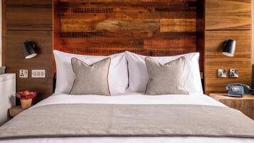 Deluxe tweepersoonskamer, 1 slaapkamer (Family) | 1 slaapkamer, individueel gedecoreerd, een bureau