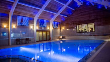 Indoor pool, pool loungers