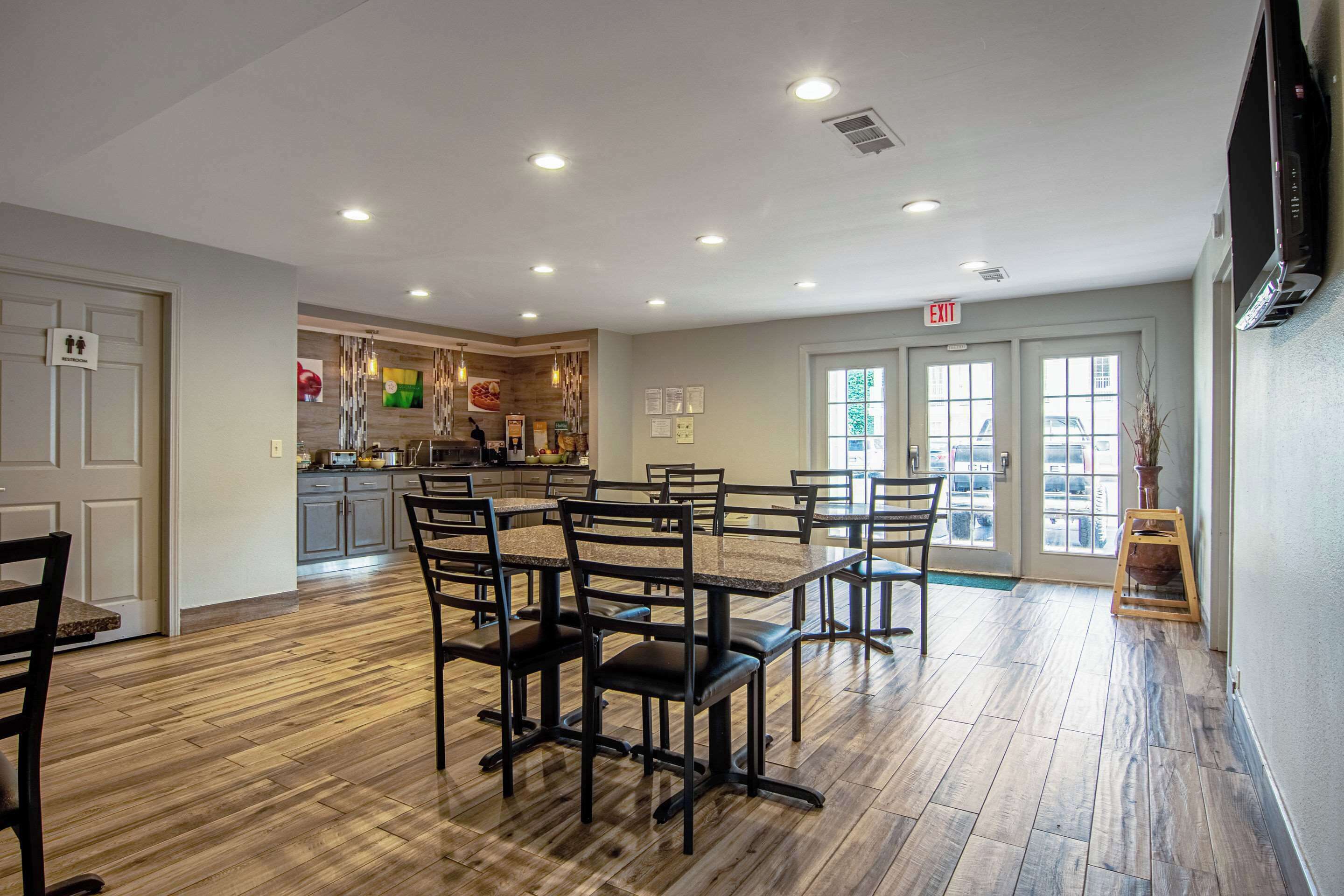 Petit déjeuner continental compris