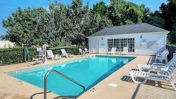 Außenpool (je nach Saison geöffnet)