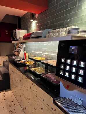 Frukostbuffé varje dag mot avgift
