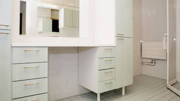 Executive Apartment, 1 Bedroom, Sauna | Bathroom | Shower, hair dryer, towels