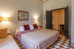 19 bedrooms, minibar, in-room safe, desk
