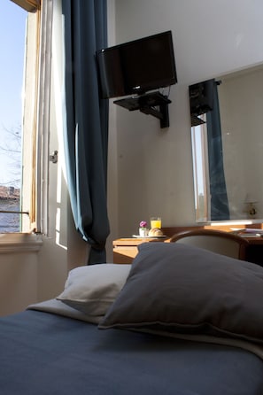 19 chambres, minibar, coffres-forts dans les chambres, bureau