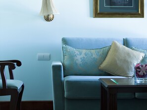 Suite | Minibar, Zimmersafe, individuell dekoriert, Schreibtisch