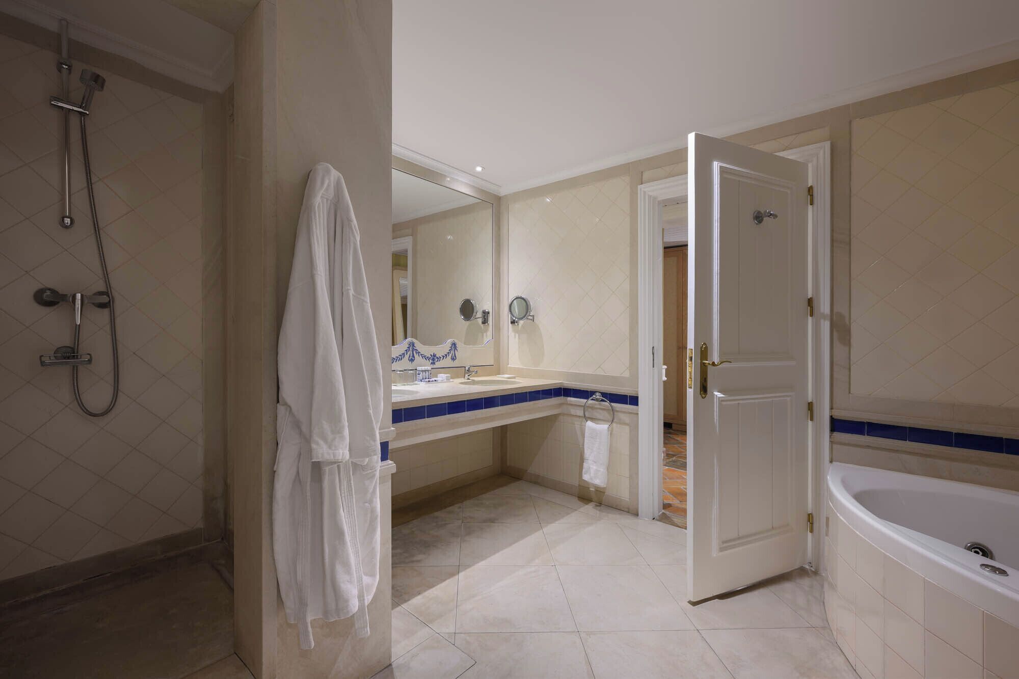 Photo - M'AR De AR Muralhas