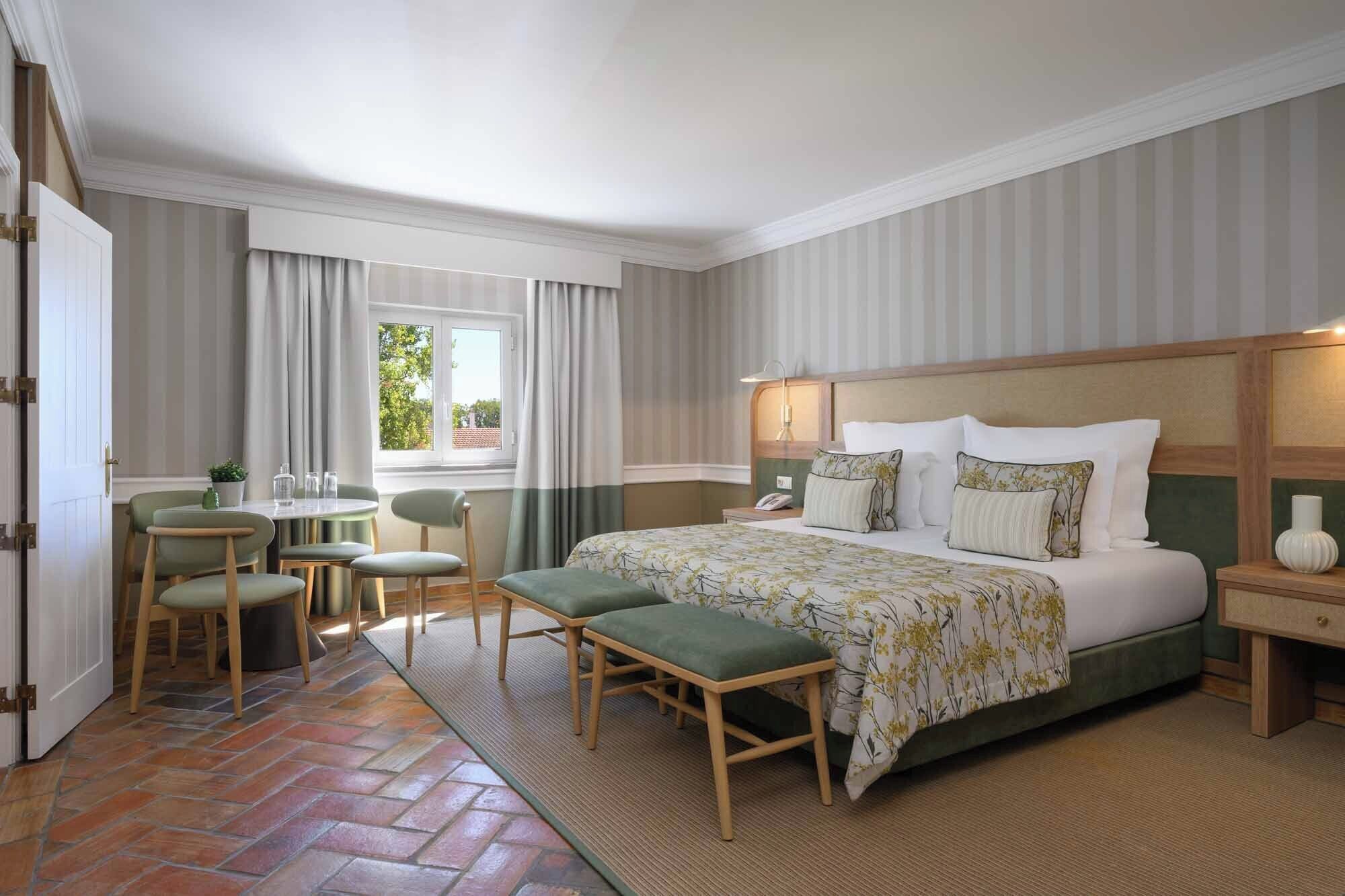 家庭套房 | 迷你吧、客房内保险箱、办公桌、免费 WiFi