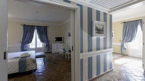 1 bedroom, minibar, in-room safe, desk