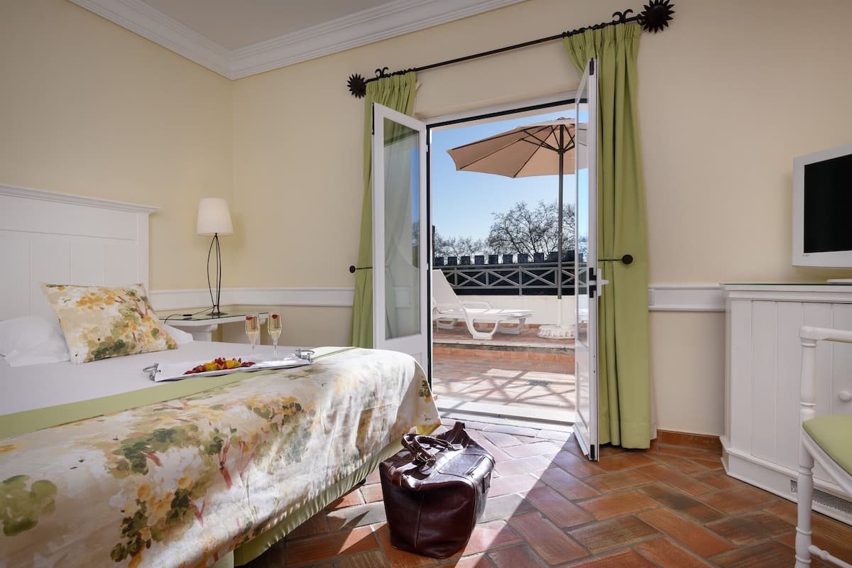 1 bedroom, minibar, in-room safe, desk