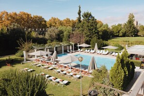 Outdoor pool, pool loungers