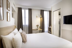 Executive Room | In-room safe, desk, soundproofing, free WiFi
